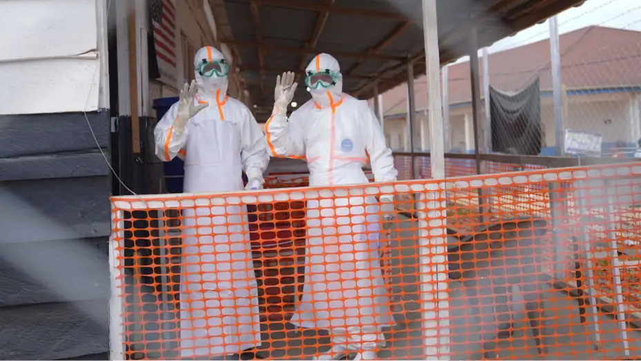Trabajadores de salud del Congo con protección contra el ébola.
