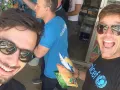 Ricky Martin y su pareja sorprendidos.jpg