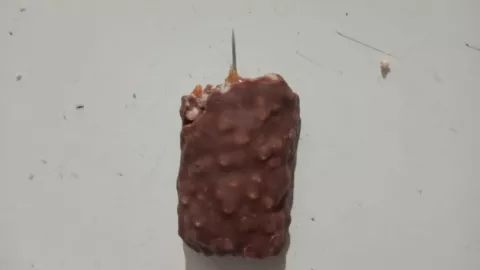 Padres de familia alertados por supuesto hallazgo de aguja en dulce en Villa del Campo