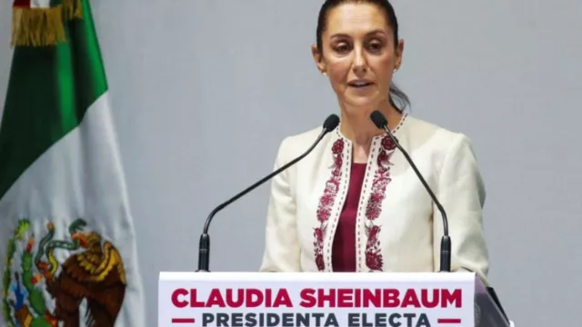Claudia Sheinbaum celebra recibir su constancia de mayoría