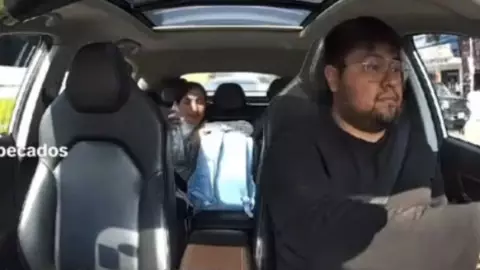 pasajera amenaza a conductor