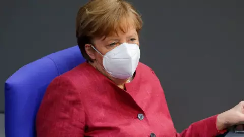 angela merkel vacuna astrazeneca.jpg
