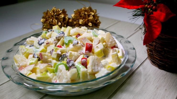 ¿Cómo preparar la ensalada de manzana navideña? Receta fácil para hacerla en casa