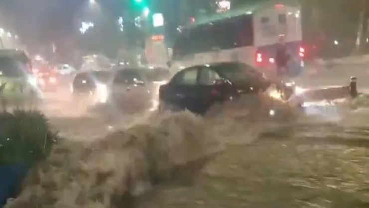 Lluvias-torrenciales-e-inundaciones-en-CDMX-y-Edomex-HOY_-Activan-Alerta-Roja-y-Amarilla_-lista-de-a.webp