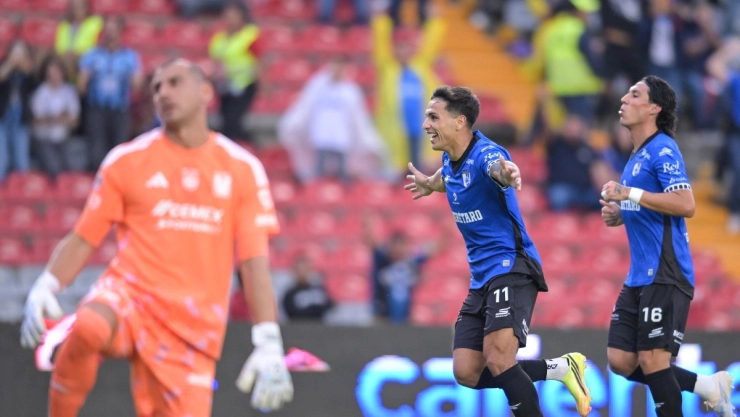 Querétaro celebra el gol