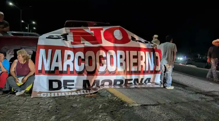 Habitantes impiden el paso a camiones de Morena previo a mitin