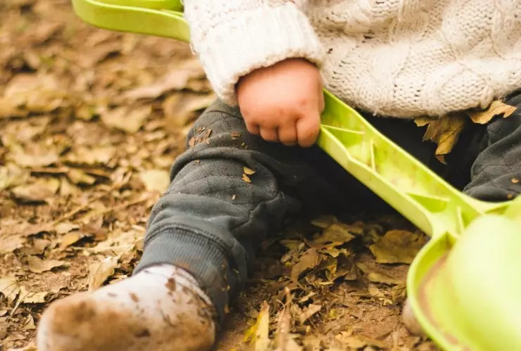 Bebé es enterrada viva por su mamá en Ghana