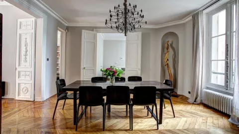 &iquest;C&oacute;mo quitar las manchas de las sillas del comedor?