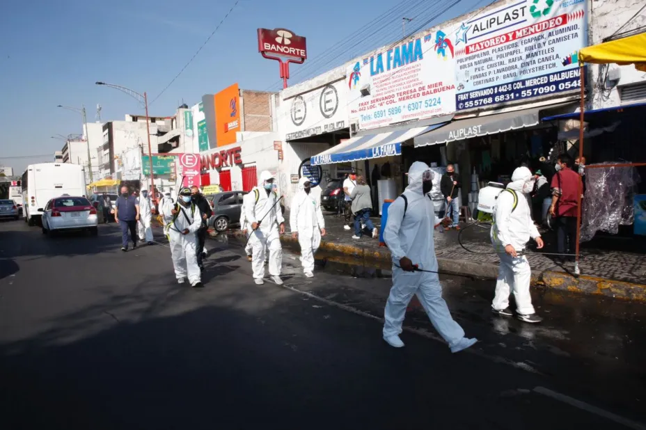 Sanitizan la Merced.jpeg