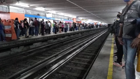 Sujeto se lanza a las vías en Línea 2 del Metro CDMX