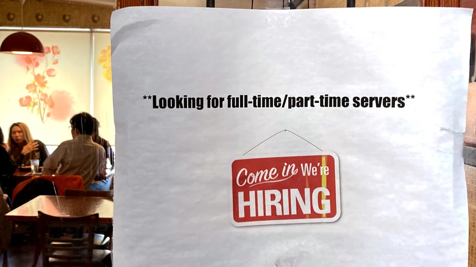 Anuncio de trabajo en un restaurante en Morton Grove, Illinois.