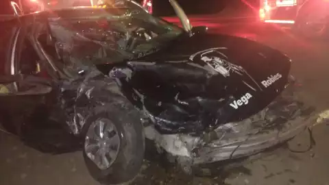 Choque en la “curva de la muerte” deja tres personas heridas esta madrugada