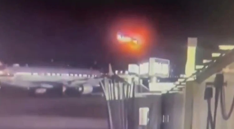 El momento exacto del choque entre el avión y el helicóptero en Washington DC