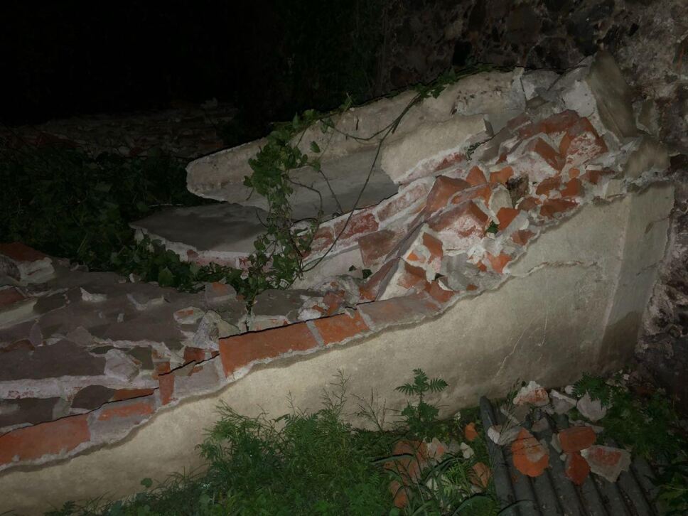Cola de agua provoca caída de árboles en Pirámides Edomex