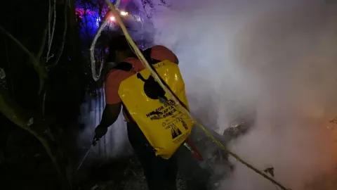 Incendio en basurero clandestino de Valladolid