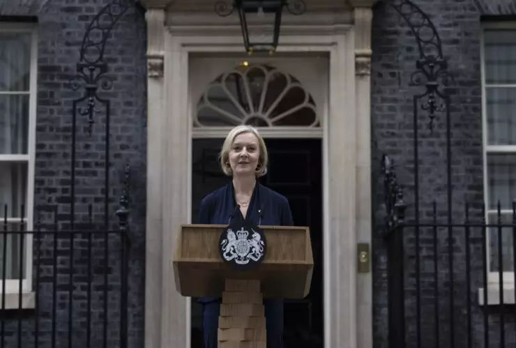 Liz Truss renuncia como primera ministra del Reino Unido