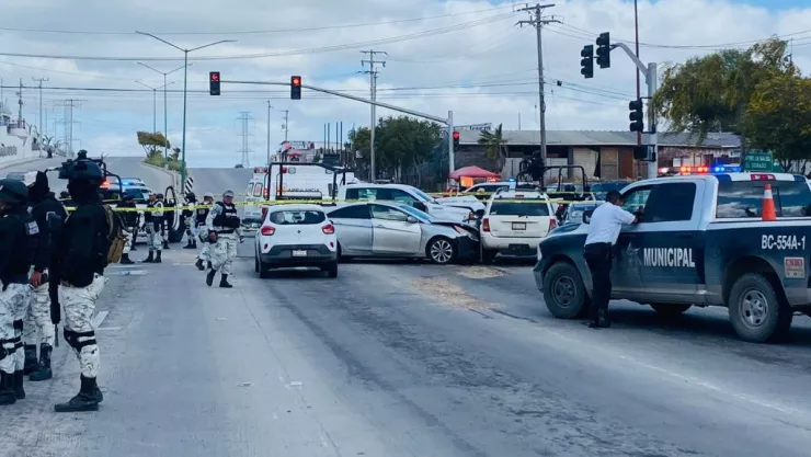 Autos chocan en Tijuana