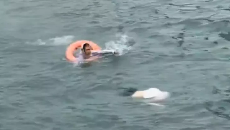 Video capta rescate en Qingdao: comerciante salva a joven turista del mar