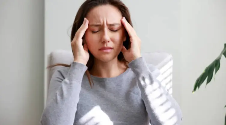 “Soy farmacéutico y este es el truco infalible que nadie conoce para quitar la migraña”