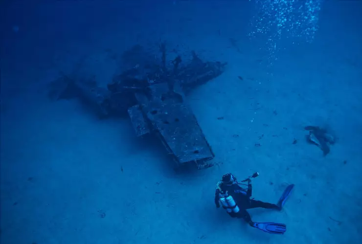 ¿Igual que Titán? Se hunde submarino turístico con 45 personas a bordo en el Mar Rojo