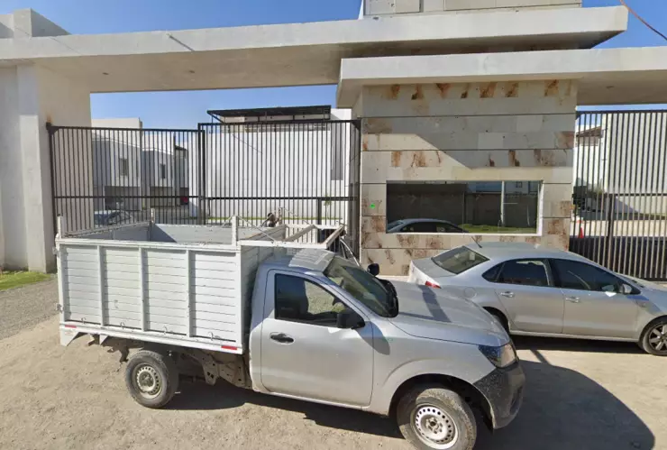 Sujetos irrumpen en fraccionamiento de Tlaxcalancingo y balean casa