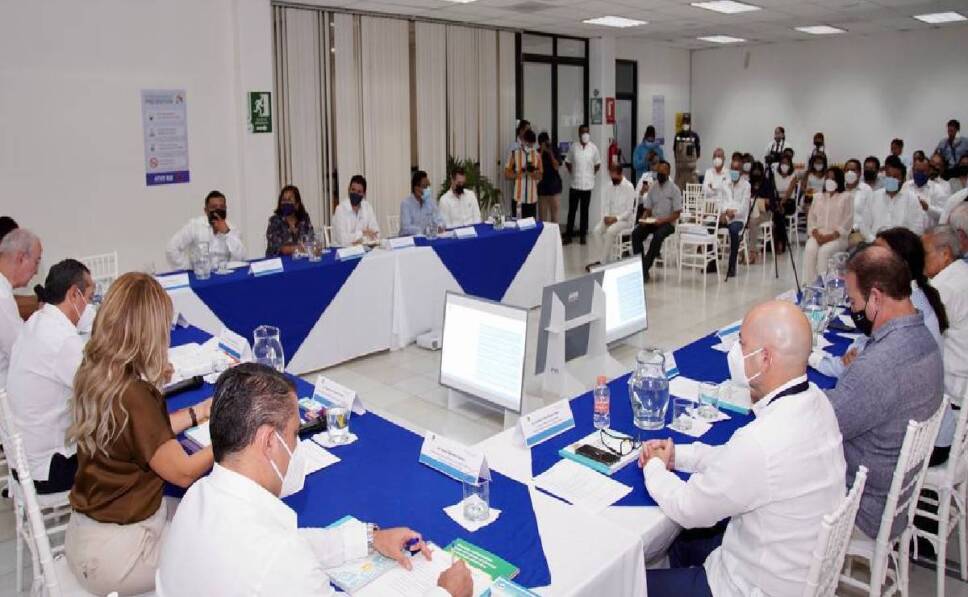 Trabajan en condiciones de generación de energía de Quintana Roo