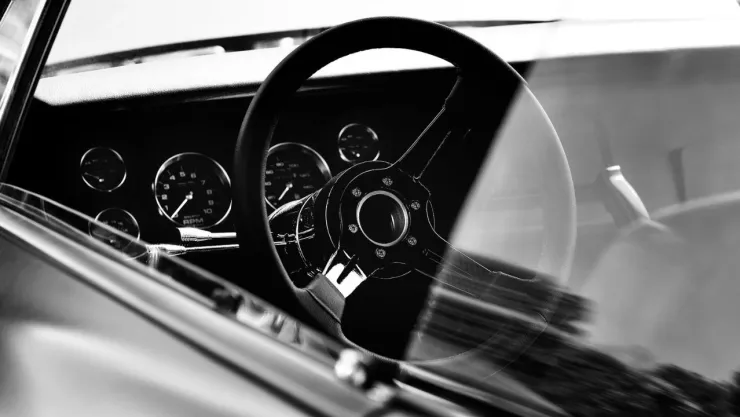 Niña muere tras quedar encerrada en un auto; su padre la olvidó por jugar videojuegos