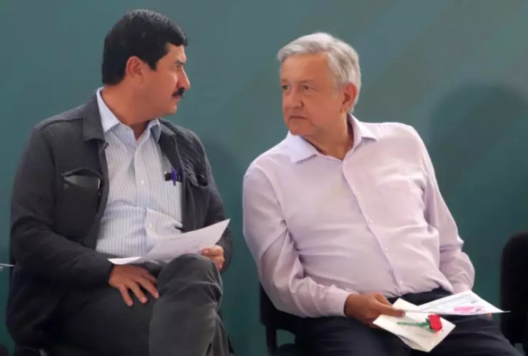 AMLO rechaza medidas coercitivas de Javier Corral