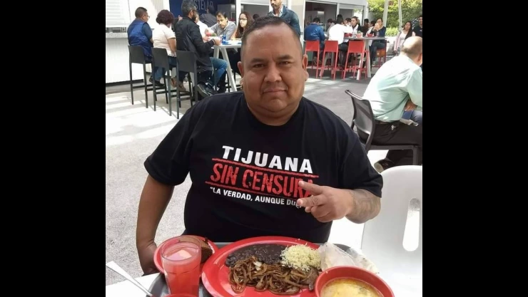 Mariano Soto degustando un plato de comida