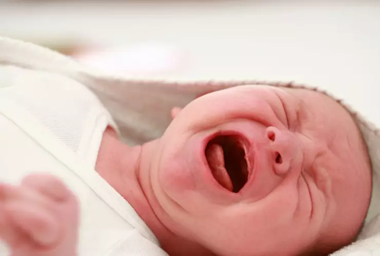 vende bebé por ser niña