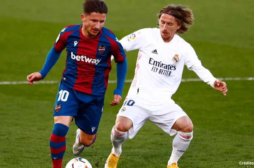 2 Futbolistas que acaban contrato 2021 Modric.jpg