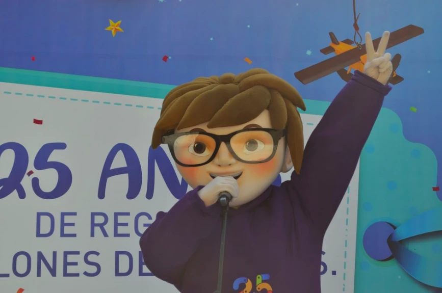 Skimy nos entretiene mucho en el Contenedor de #Juguetón25
