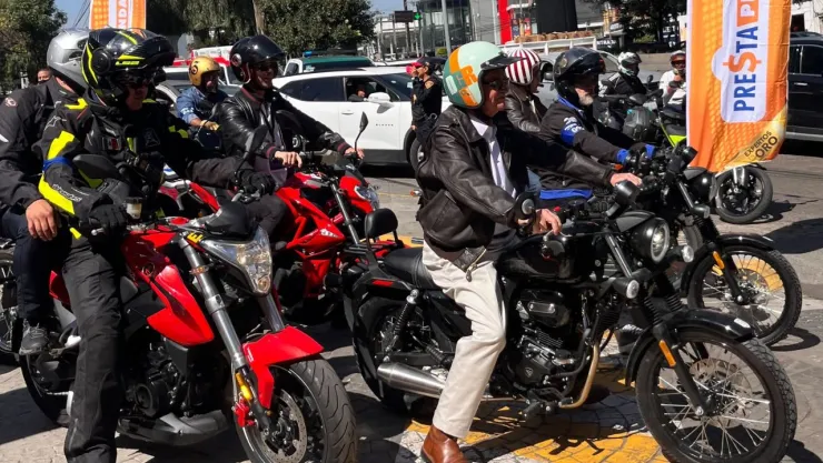 Ricardo B. Salinas Pliego llega a la Rodada por la Libertad