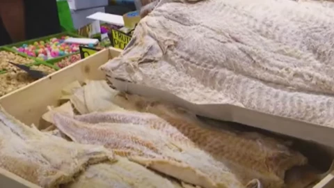 Comercializan bacalao falso durante Navidad; aprende a identificarlo