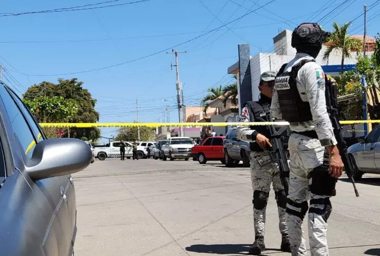 Hombre y mujer adulta asesinados en Culiacán