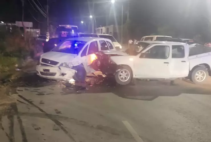 Accidente vehicular en el Arco Vial de Cancún; varios involurados
