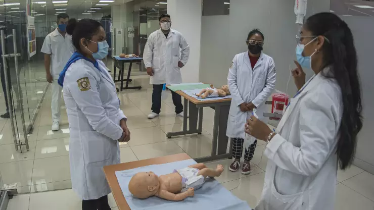 unam-clases-presenciales-enfermería-obstetricia