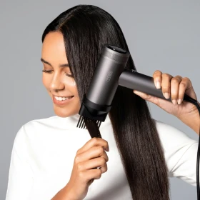 Cómo controlar el frizz en días lluviosos, estos son los tips de los expertos