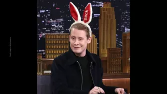 Macaulay Culkin TV Azteca_29.jpg
