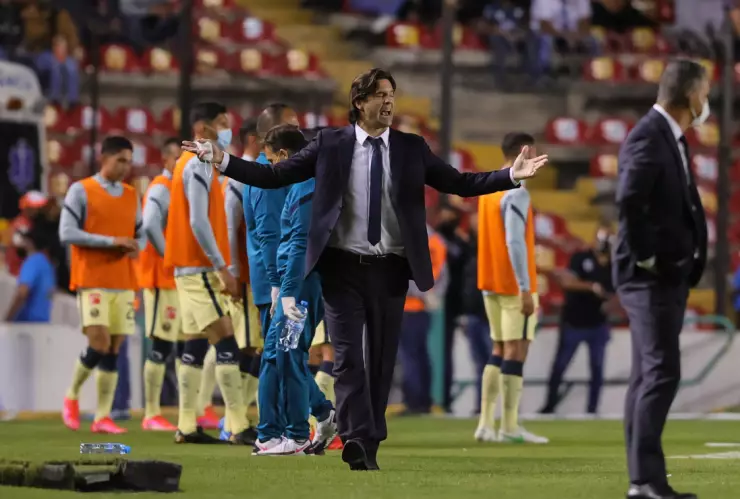 Santiago Solari ante el Querétaro