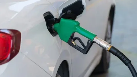 ¿Cómo saber qué octanaje de gasolina debe usar tu carro y qué es?