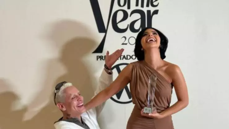 Ángela Aguilar es oficialmente la de “Mujer del Año”; ¿qué dijo al recibir el premio?