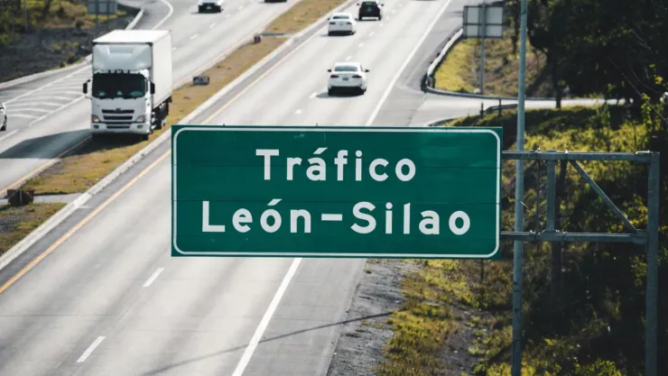 ¿Fuerte accidente vial paraliza la carretera León-Silao Así está el tráfico vehicular hoy viernes 20 de febrero.jpg