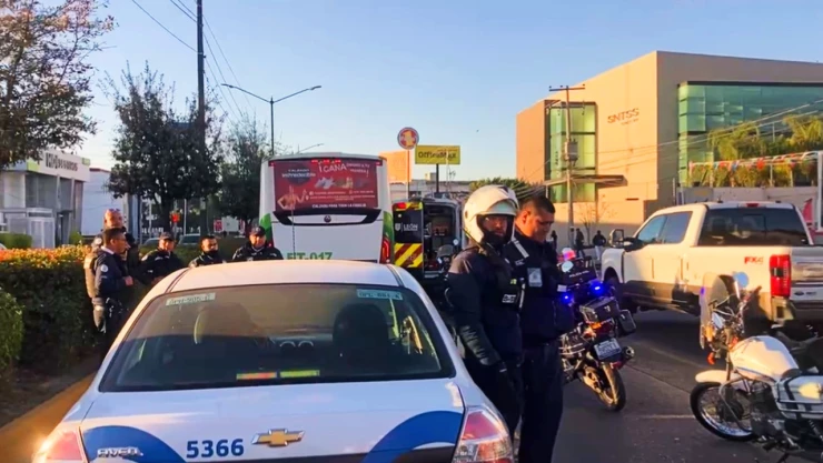 oruga atropella a ciclista en Leon, Gto hoy 9 de febrero del 2024