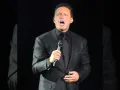 Luis Miguel cantando.jpg