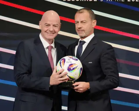 Los presidentes de la FIFA, Gianni Infantino, y de la UEFA, Aleksander Ceferin.