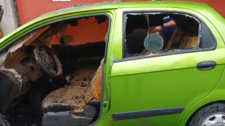 Incendian-auto-de-sacerdote-en-Tabasco