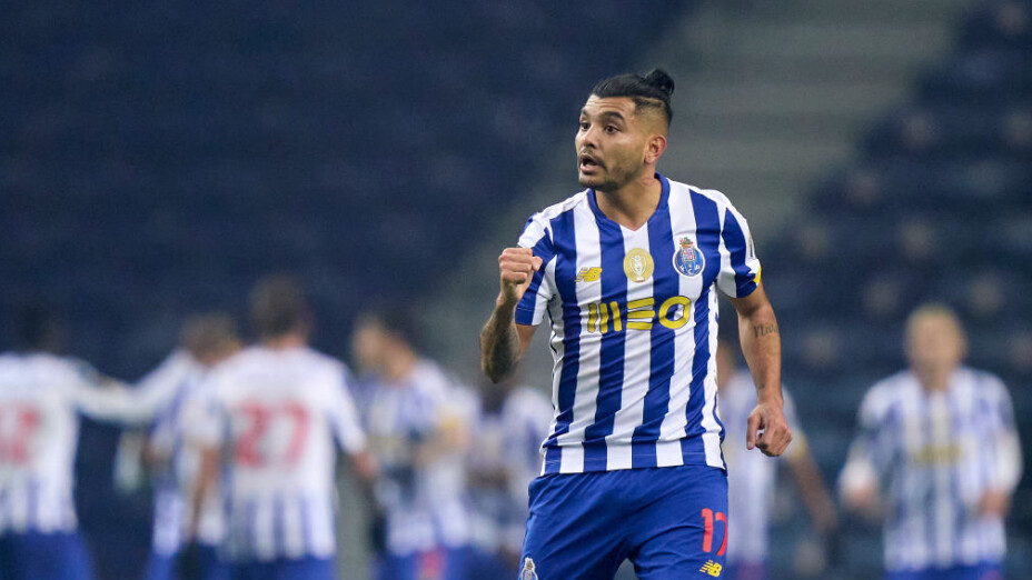 Brutal asistencia de Tecatito’Corona en el Clásico de Portugal