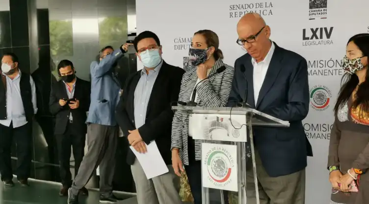 Senadores de oposición.jpeg