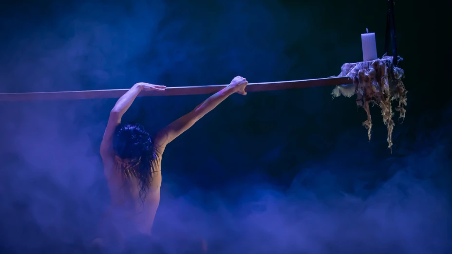 “Lo que contiene el silencio”